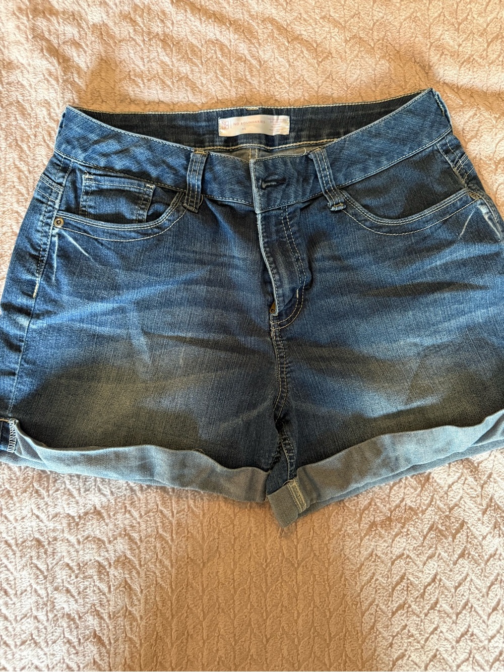 No Boundaries Women's Blue Rolled-Hem Denim Shorts